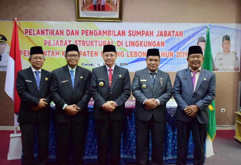 Empat pejabat yang di mutasi.