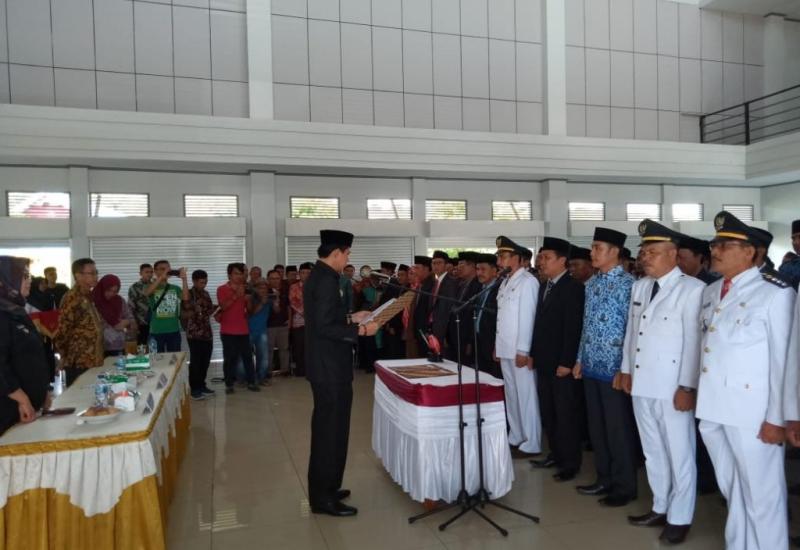 Pengambilan sumpah jabatan pejabat Pemkab Kaur.