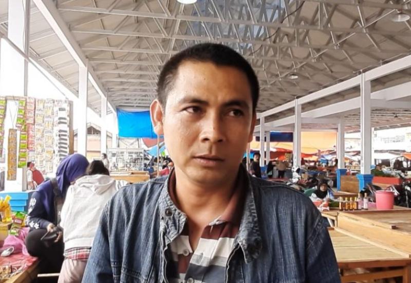 Salah satu pedagang di Pasar Panorama.