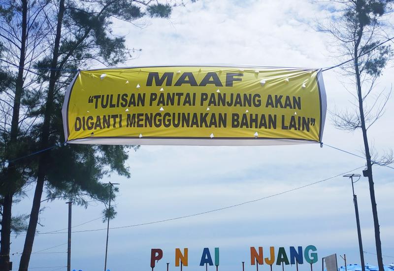 Ikon Pantai Panjang.
