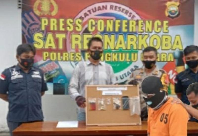 Nyambi Jual Sabu, Pedagang Ikan Cupang Diamankan Aparat