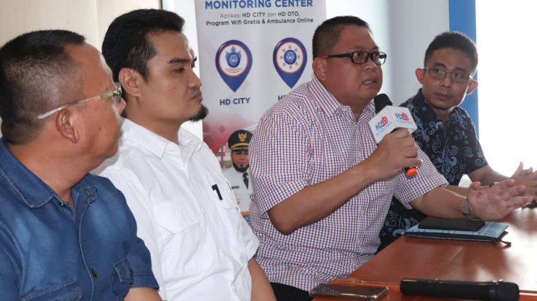 Mantan Kadis PUPR Kota Bengkulu saat Konferensi Pers 