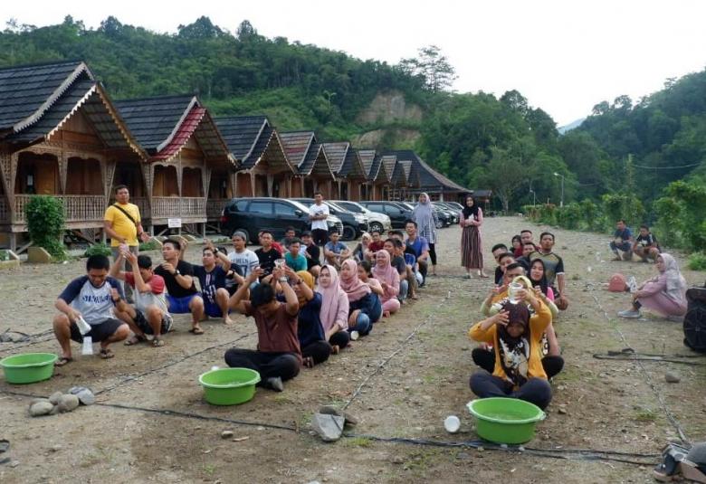 Keseruan saat family gathering Bank BNI Syariah Cabang Panorama.
