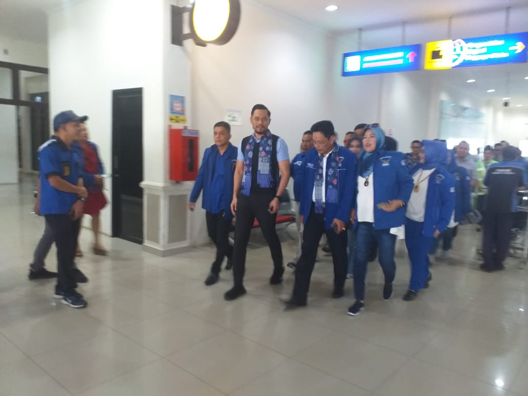 Kedatangan AHY disambut langsung oleh Ketua DPD Demokrat Bengkulu.