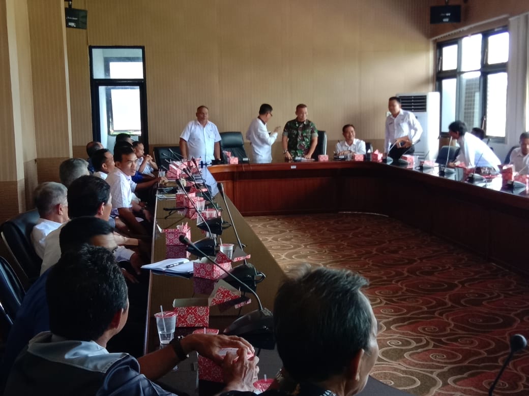 Saat rapat pembahasan penataan Tapal Batas Dalam Kecamatan Pino