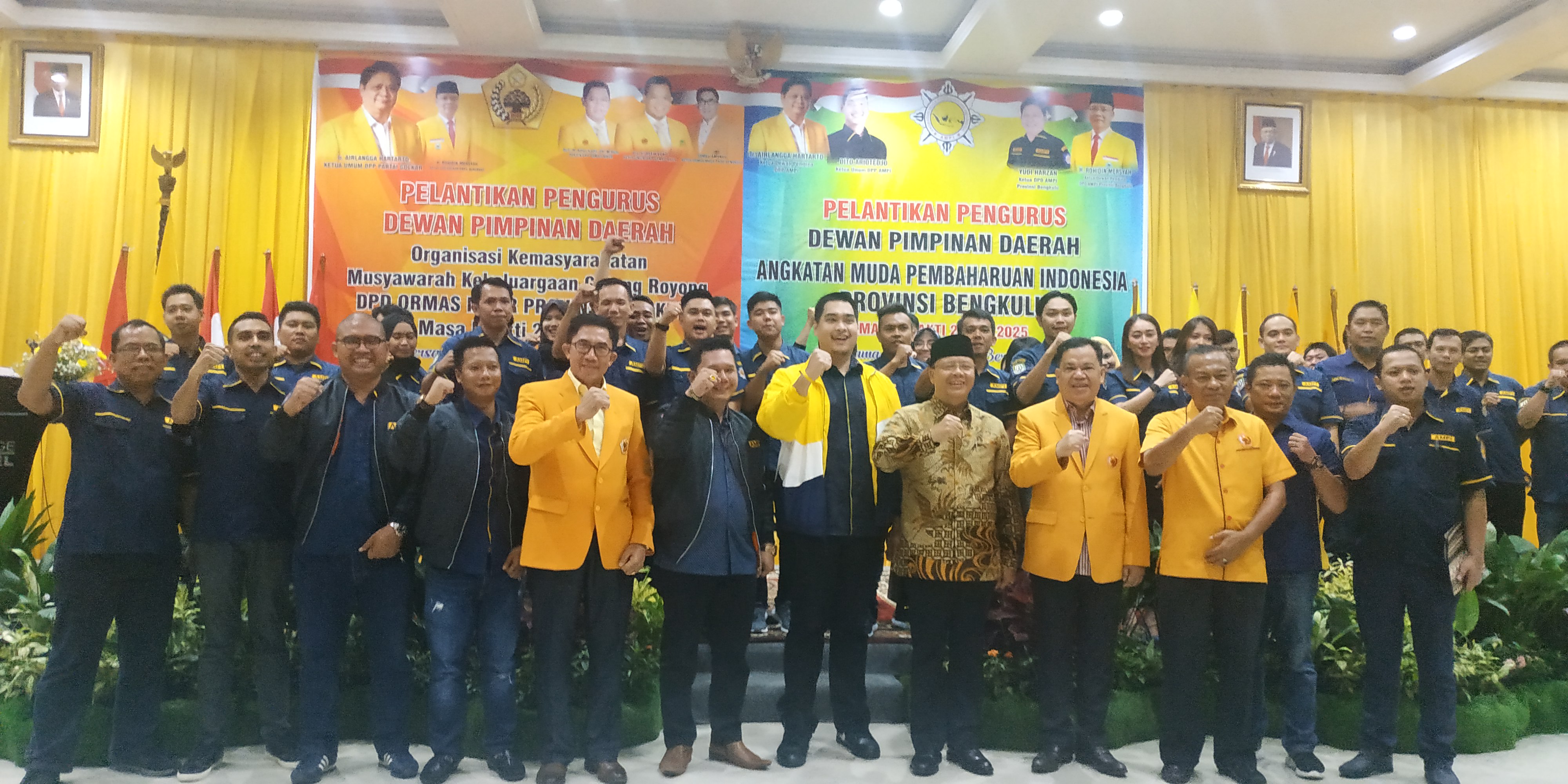 Gubernur Rohidin saat menghadiri pelantikan pengurus AMPI dan MKGR Bengkulu.