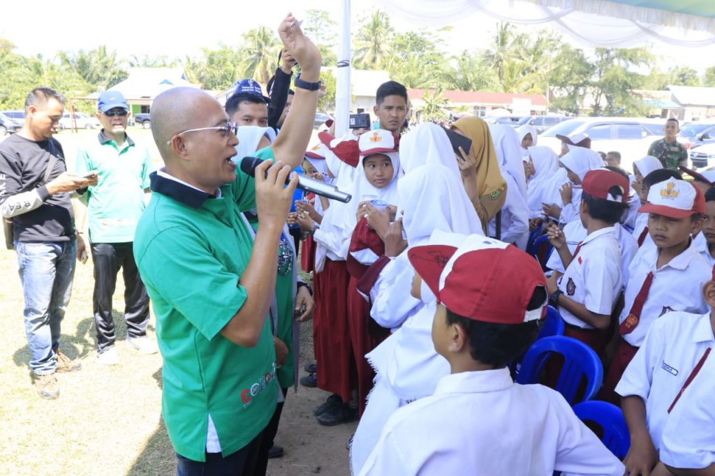 Bupati Gusnan Mulyadi.