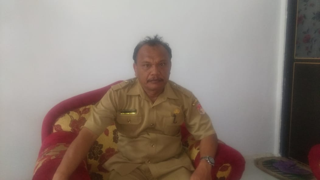 Kepala Desa Lubuk Sanai III, Kurniadi.