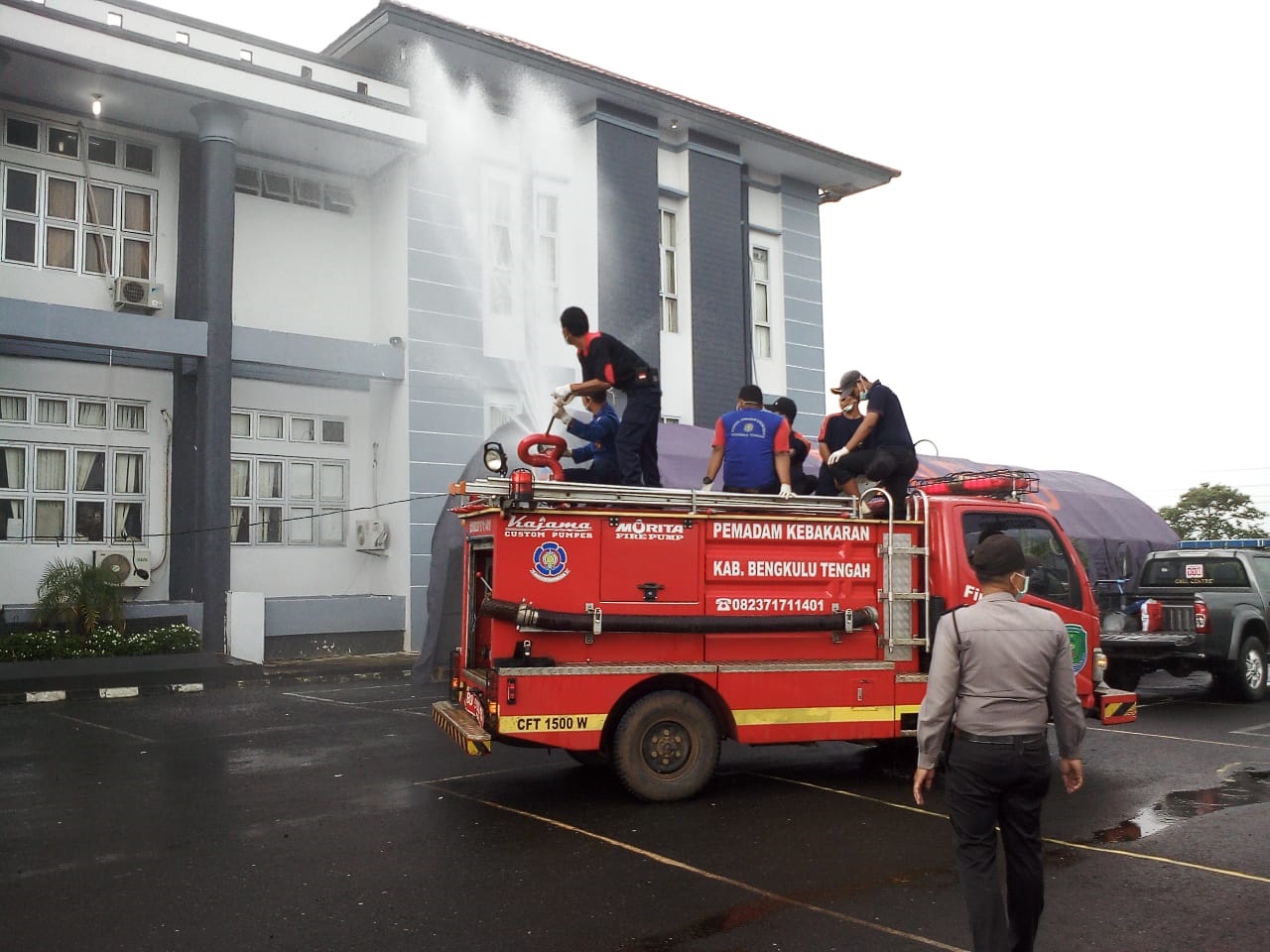 Wilayah Benteng "Dihujani" Cairan Disinfektan