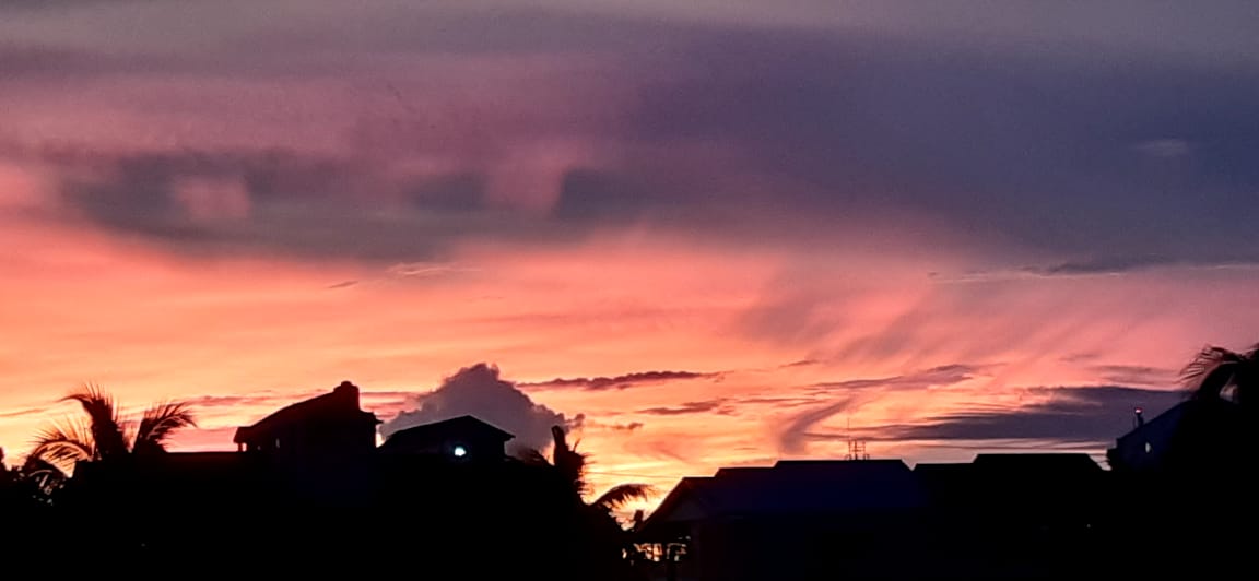 Foto yangbberhasil diambil saat awan membentuk lafaz Allah SWT.