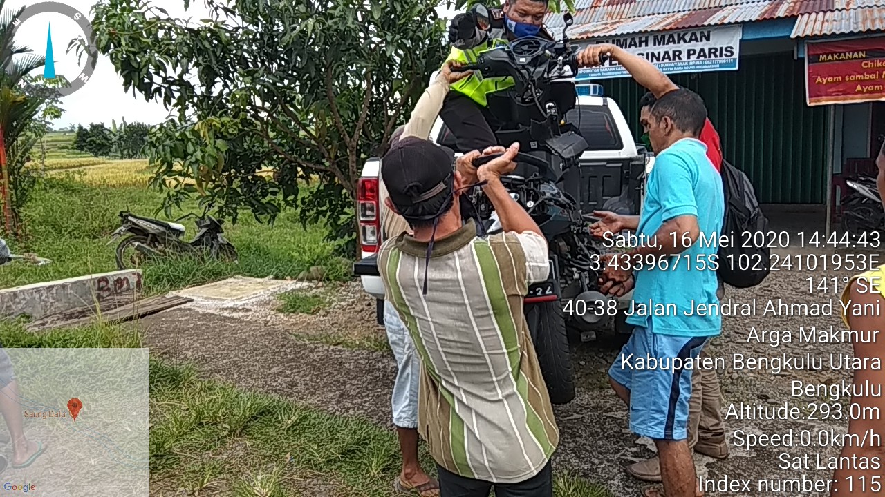 Matic Vs Pick Up, Tewaskan Pengendara Motor