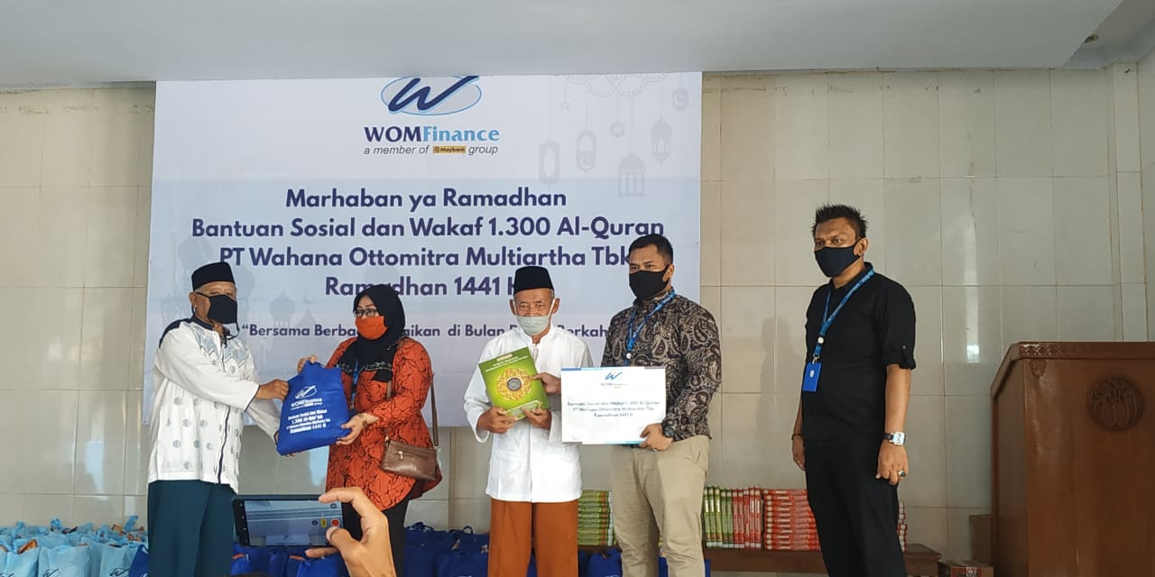 WOM Finance Berbagi, 1.300 Al-Qur'an Disalurkan ke Pesantren