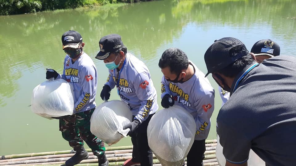 Hut Bhayangkara ke-74, Bupati Mian Tebar Bibit Ikan