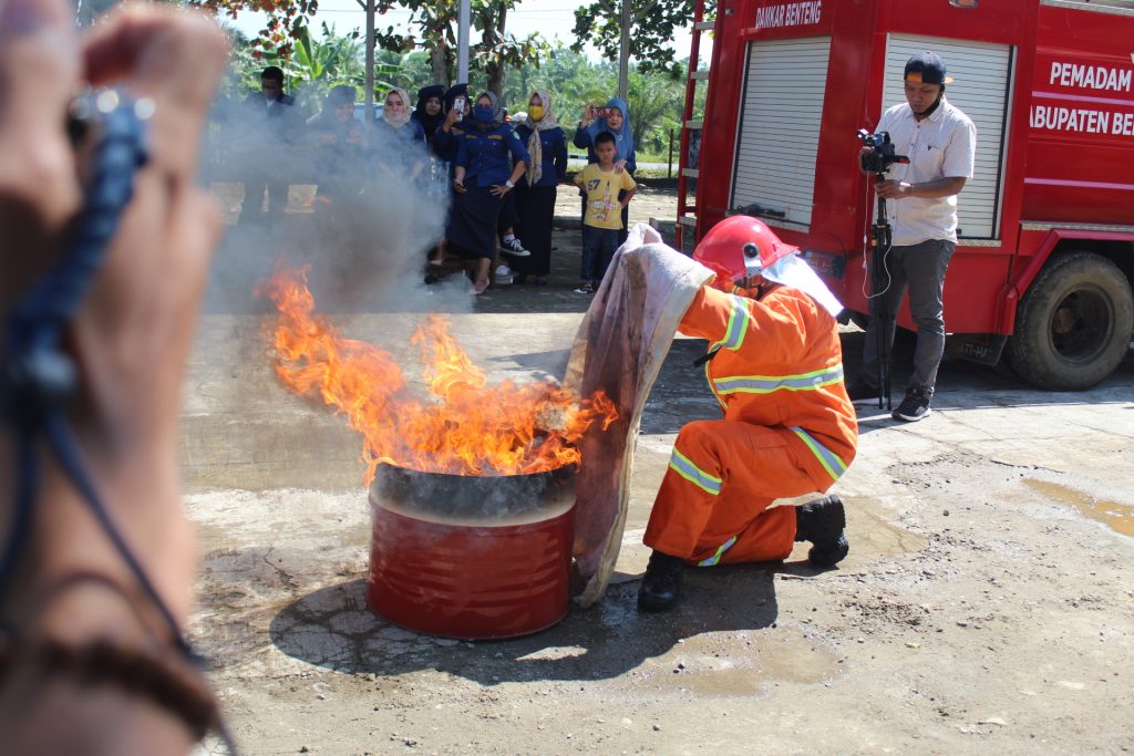 Damkar Benteng Sosialisasikan Pencegahan Bahaya Kebakaran