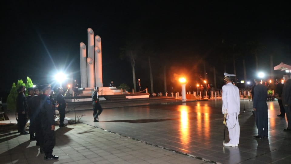 Dini Hari, Kapolda Pimpin Apel Kehormatan dan Renungan Suci