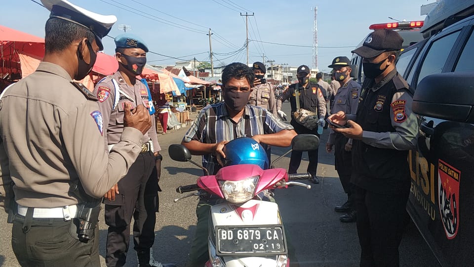 Masuk Libur Panjang, Satgas Aman Nusa II Terus Sosialisasikan Protokol Kesehatan