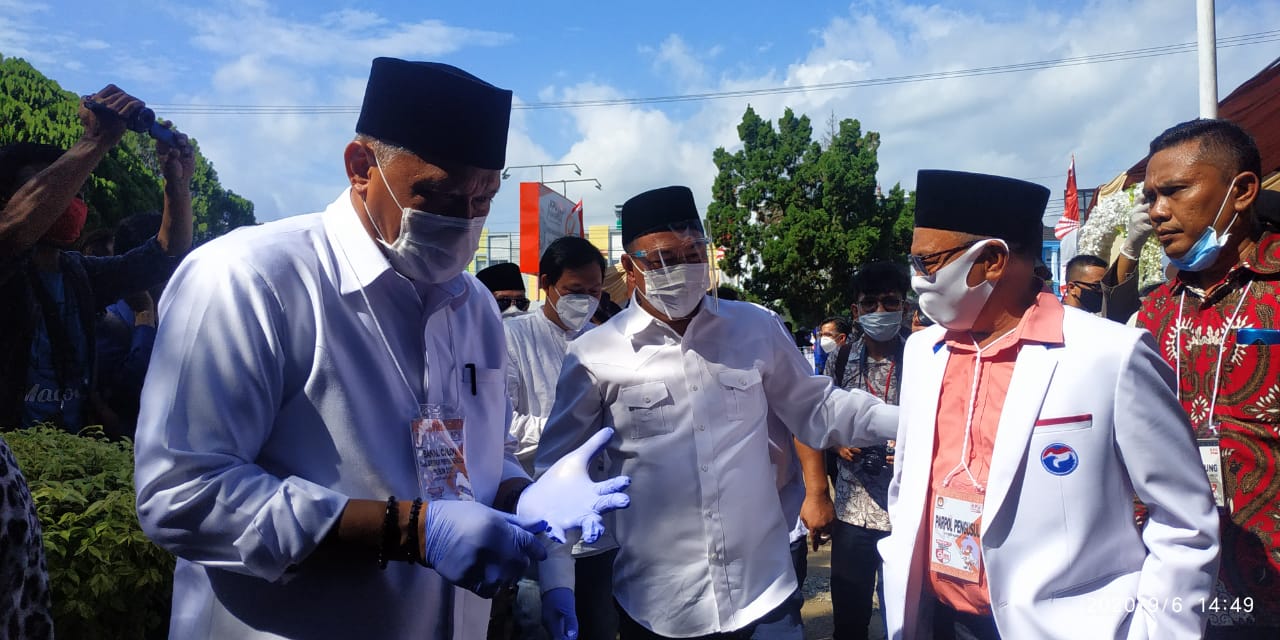 Daftar ke KPU, Agusrin - Imron Disambut Meriah Para Pendukung