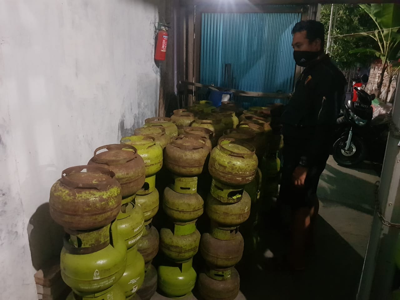 Jual Gas LPG Diatas HET, IRT Diamankan Aparat