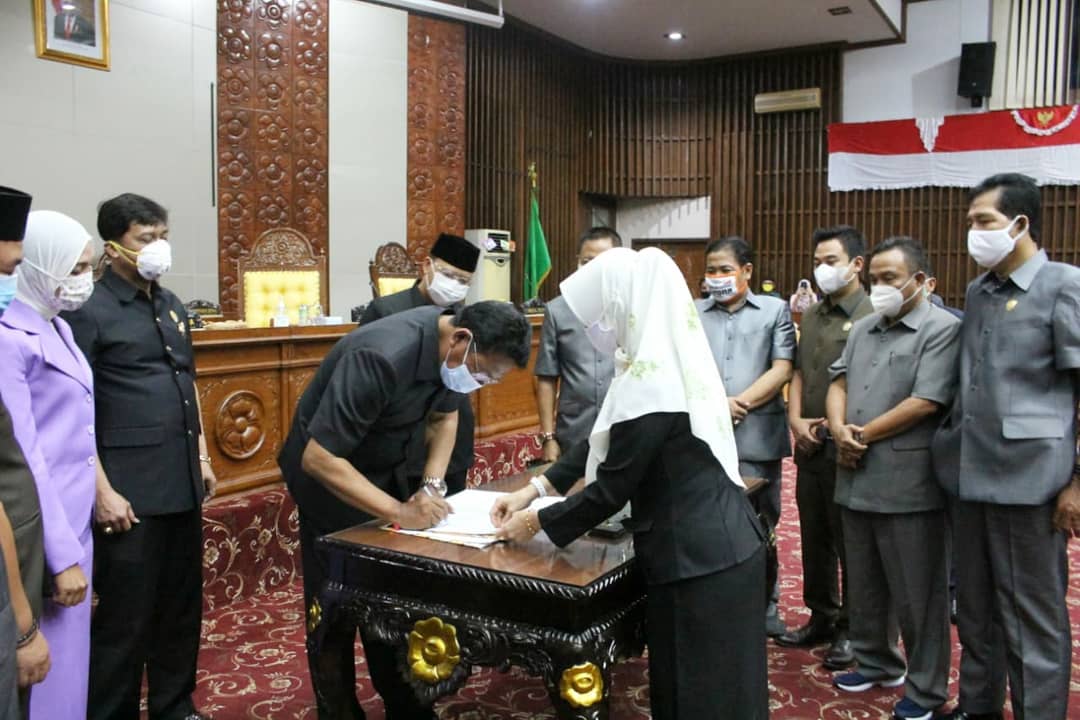 Legislatif dan Eksekutif Tandatangani Nota Kesepakatan KUA dan PPAS APBD-P Provinsi Bengkulu Tahun 2020