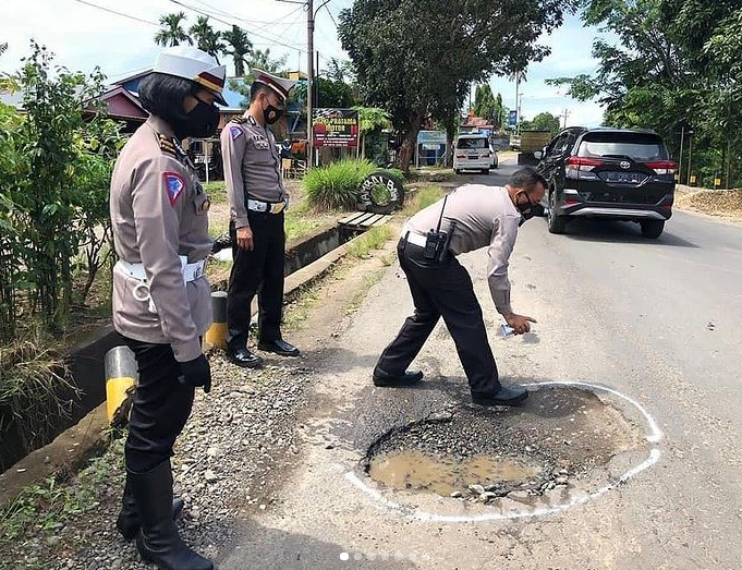 Jalan Berlubang di Kota Bengkulu Disurvey