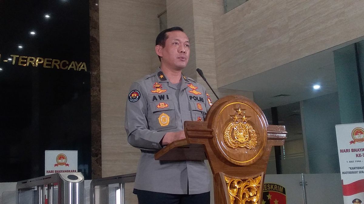 Kontra Hasil Swab HRS, Ratusan Massa Teror Kediaman Ibunda Mahfud MD