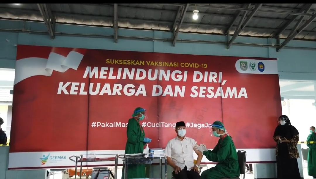 Penyuntikan Perdana Vaksin Covid-19 Sinovac di Bengkulu