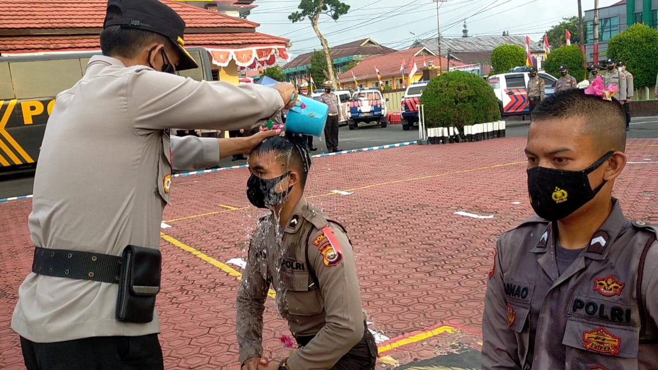 Penerimaan personil