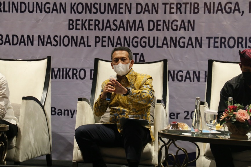 Direktur Jenderal PKTN Veri Anggrijono menyampaikan bahwa Kementerian Perdagangan melalui Direktorat Jenderal Perlindungan Konsumen dan Tertib Niaga (PKTN) menemukan beberapa dugaan pelanggaran terkait perlindungan konsumen, salah satu isu terkait dugaan pelanggaran depot air minum (DAM). Banyak DAM menyediakan galon bermerek dan stok air minum melanggar ketentuan dan diduga merugikan konsumen serta pelaku usaha, dalam hal ini perusahaan pemilik galon