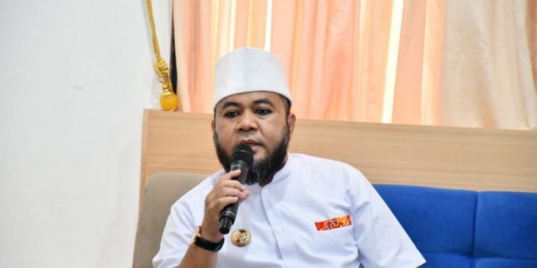 Walikota Helmi