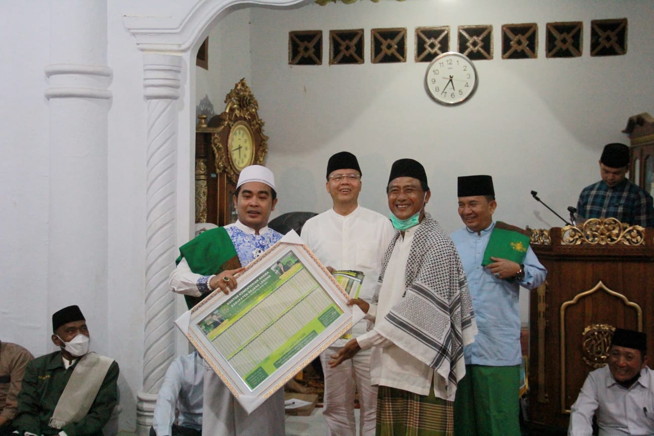 Gubernur Rohidin Masjid Wadah Pemersatu