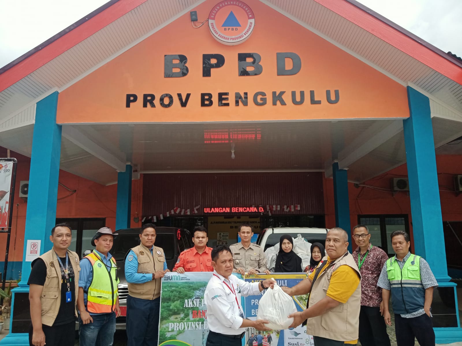 Korban banjir bengkulu dapat bantuan
