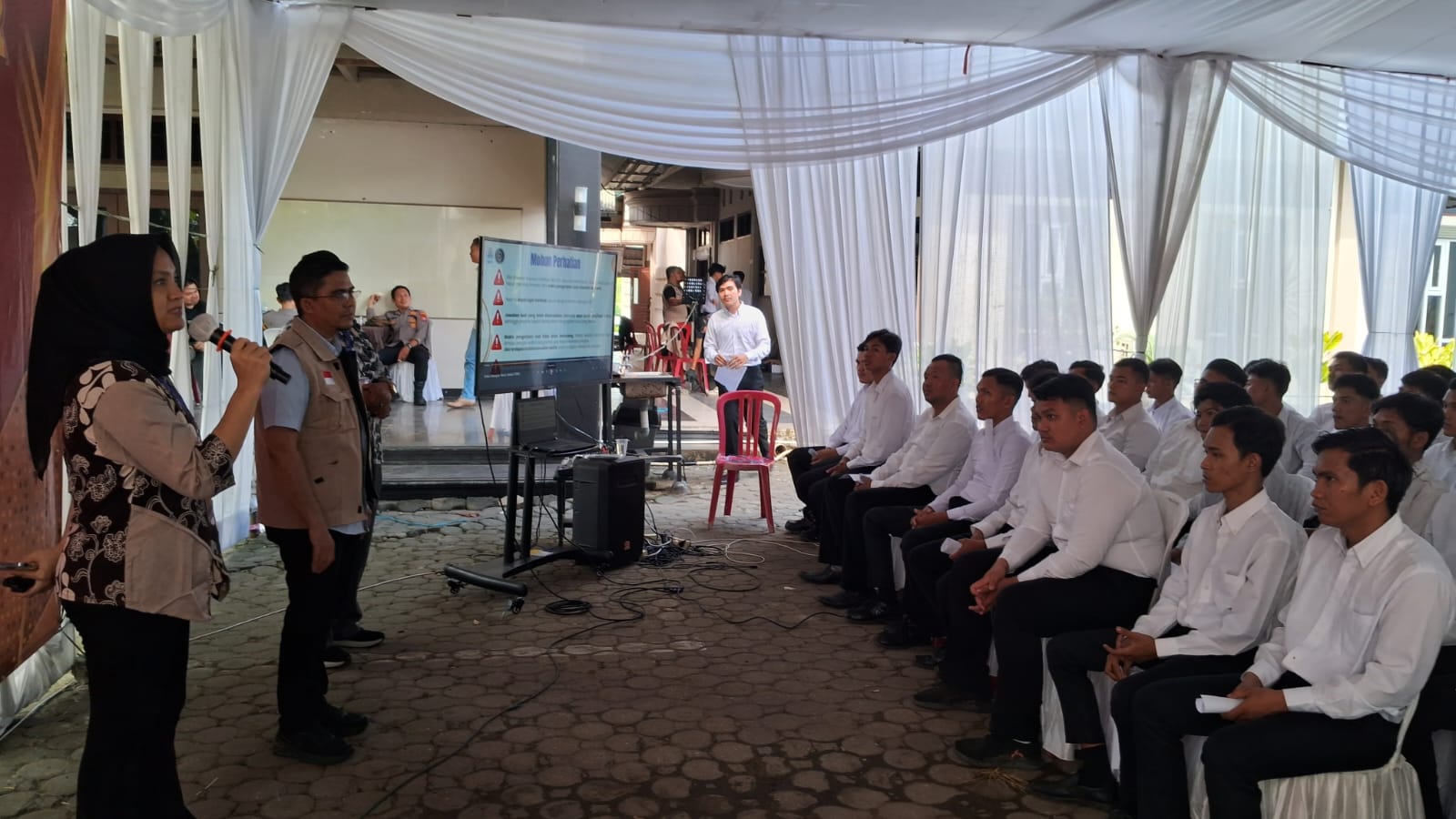 Total Sebanyak 6.143 pelamar CPNS Kementerian Hukum dan HAM tahun 2024 mengikuti Seleksi Kompetensi Dasar (SKD), di titik lokasi Hotel Nala Sea Side Bengkulu, yang dimulai dari tanggal 19 Oktober 2024 hingga berakhir hari ini, 22 Oktober 2024. 