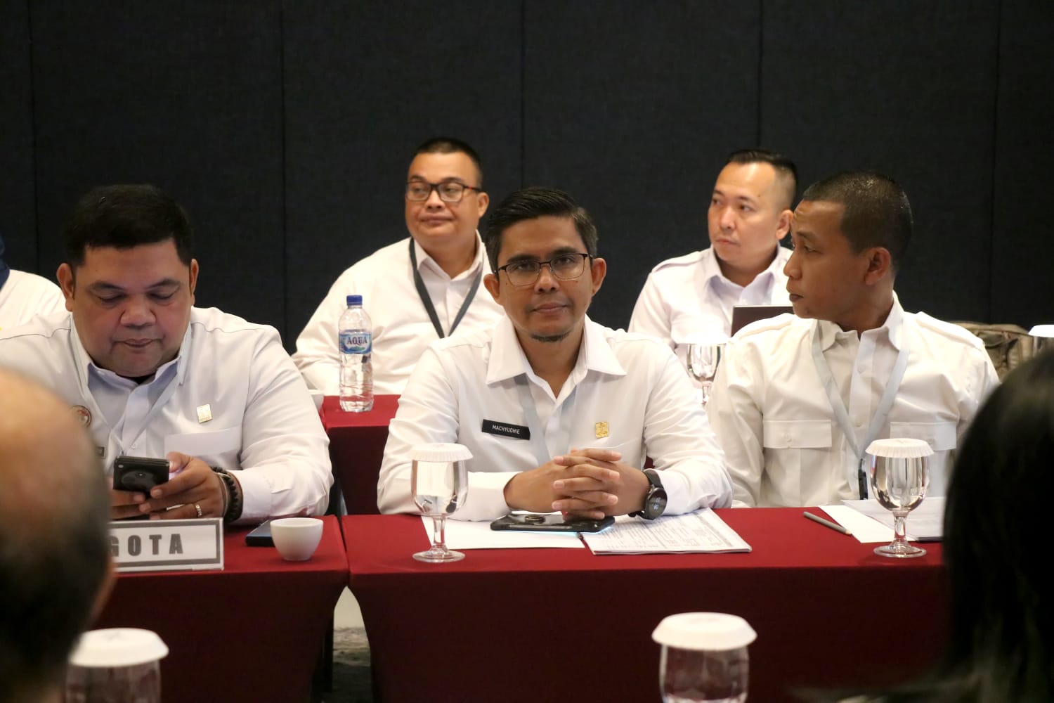 JAKARTA – Rabu (11/7) Dalam rangka Rapat Koordinasi (Rakor) Akselerasi Corporate University 2024 yang berfokus pada Pengembangan Kompetensi Sumber Daya Manusia (SDM) yang Inklusif dan Berkelanjutan, Kepala Kantor Wilayah Kementerian Hukum dan HAM Bengkulu, Santosa, terlibat dalam komisi II dimana tugasnya membahas Pedoman Pelaksanaan Corporate University, dengan didukung oleh Kepala Divisi Administrasi Kementerian Hukum dan HAM Bengkulu, Machyudhie, yang terlibat di komisi III yang memiliki tugas membahas r