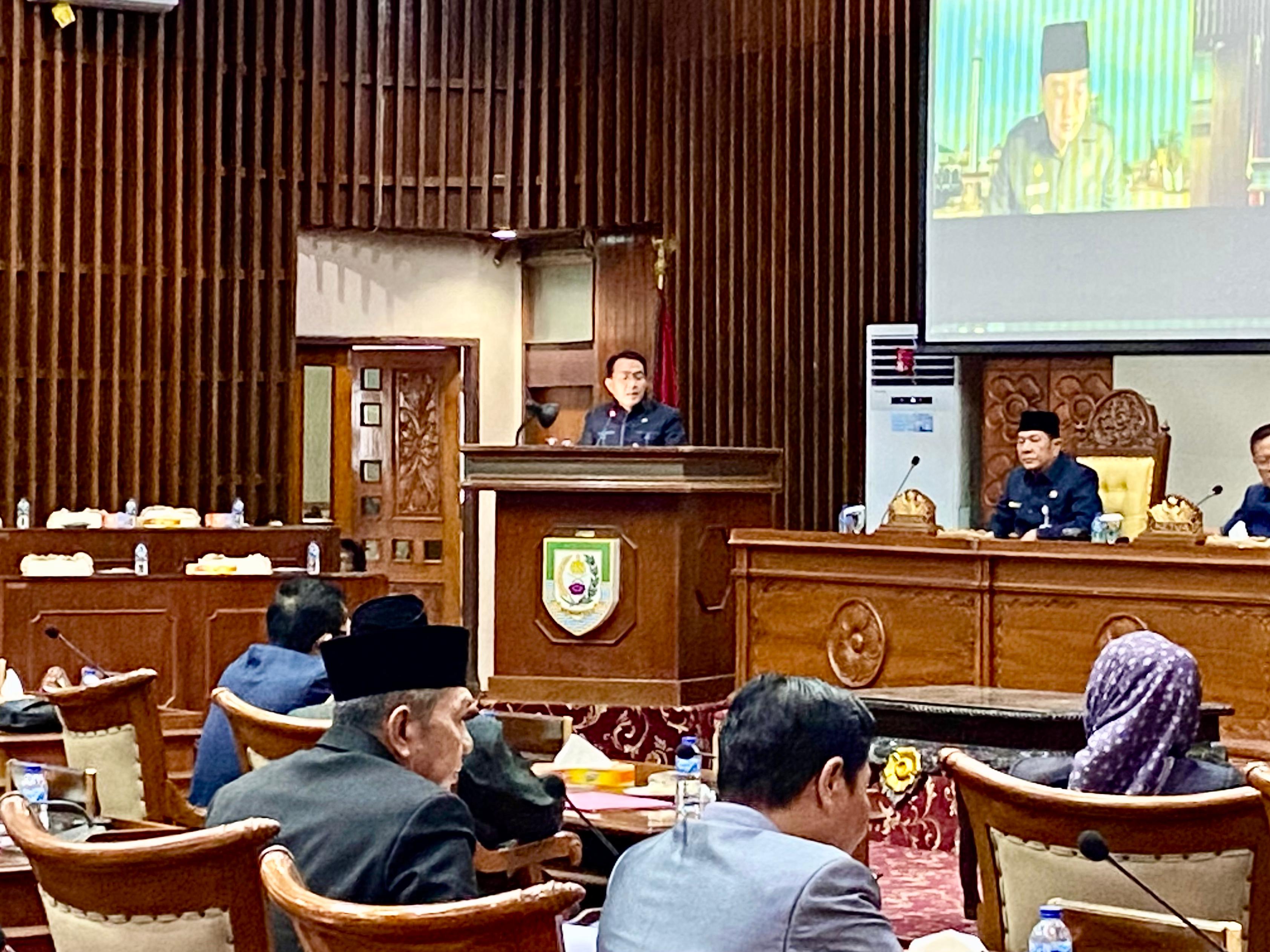  Di penghujung tahun 2024, Dewan Perwakilan Rakyat Daerah (DPRD) Provinsi Bengkulu menyetujui Rancangan Peraturan Daerah (Raperda) Rancangan Anggaran Pendapatan dan Belanja Daerah (RAPBD) Provinsi Bengkulu Tahun Anggaran 2025 untuk ditetapkan menjadi Peraturan Daerah (Perda), Jumat (29/11).