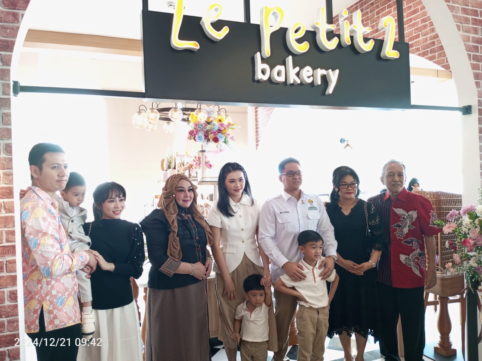 Le petit 2 Hadir di Jalan Pangeran Natadirja, Sajikan Rasa Premium