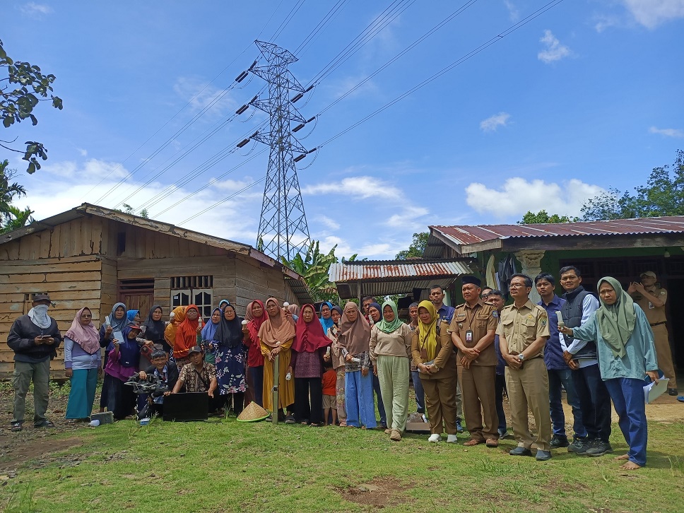 Warga Padang Kuas Desak PT TLB Atasi Dampak Buruk SUTT