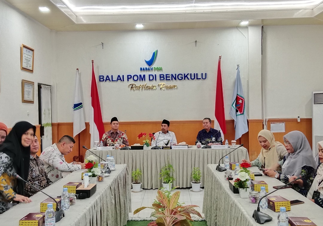 Ketua Ombudsman Republik Indonesia (ORI), Mokhammad Najih, S.H., M.Hum., Ph.D., melakukan kunjungan kerja ke Balai Pengawas Obat dan Makanan (BPOM) Bengkulu, Kamis (30/1/25).