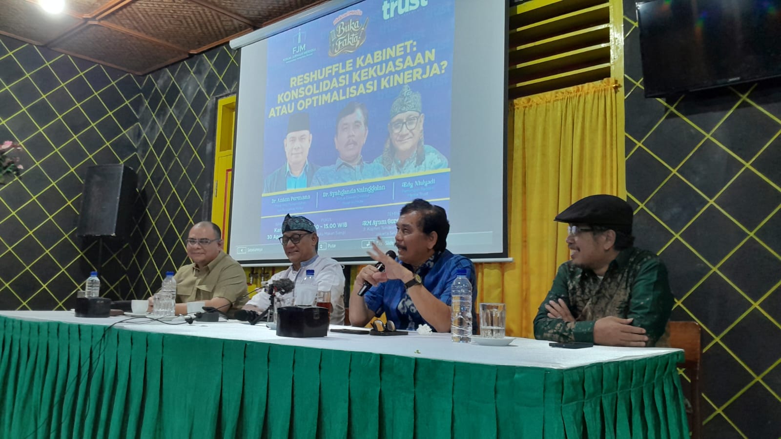 Diskusi buka fakta, di Jakarta.