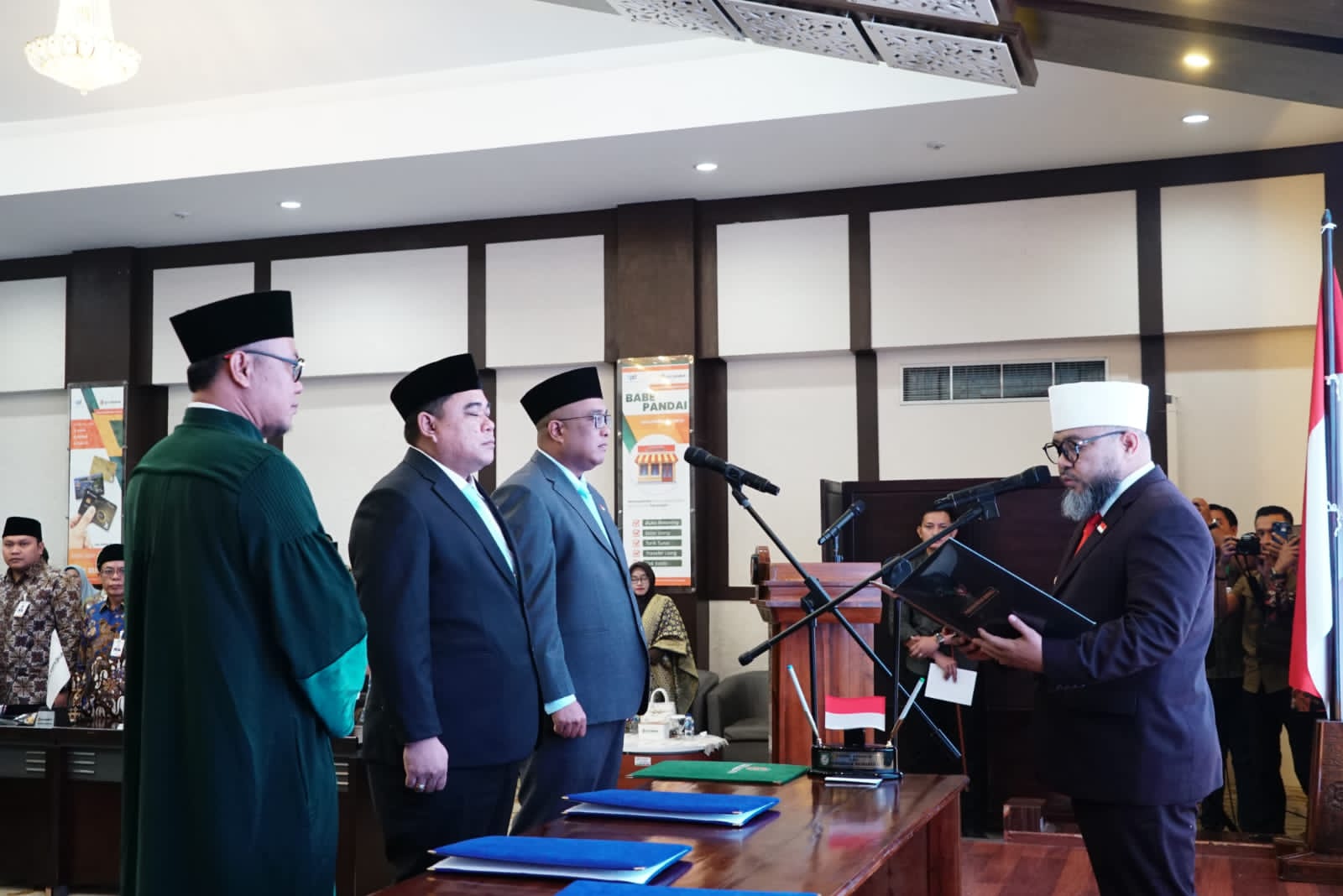 Foto pelantikan Dirut Bank Bengkulu, Iswahyudi 
