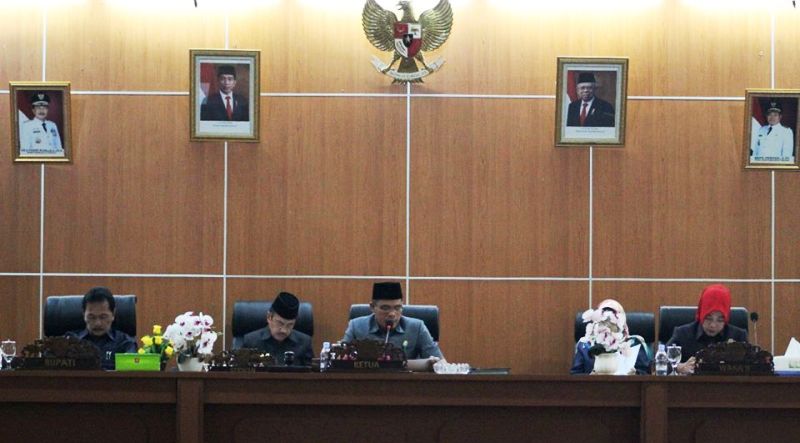 Rapat Paripurna DPRD Bengkulu Tengah.