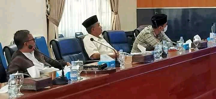 Rapat pembahasan Raperda RTRW