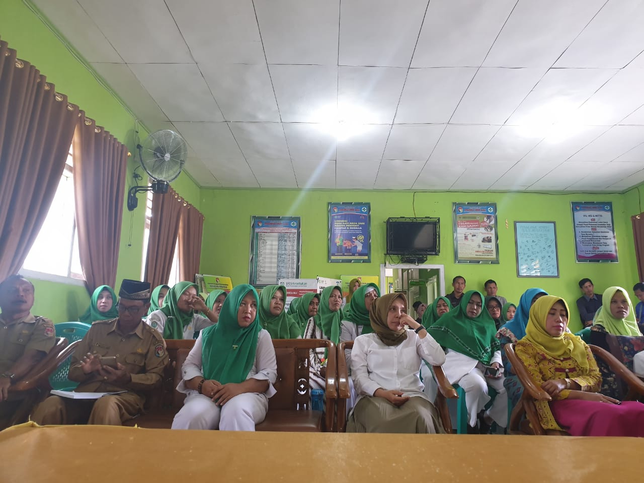 Bupati Choirul Huda saat di Puskesmas Lubuk Sanai.