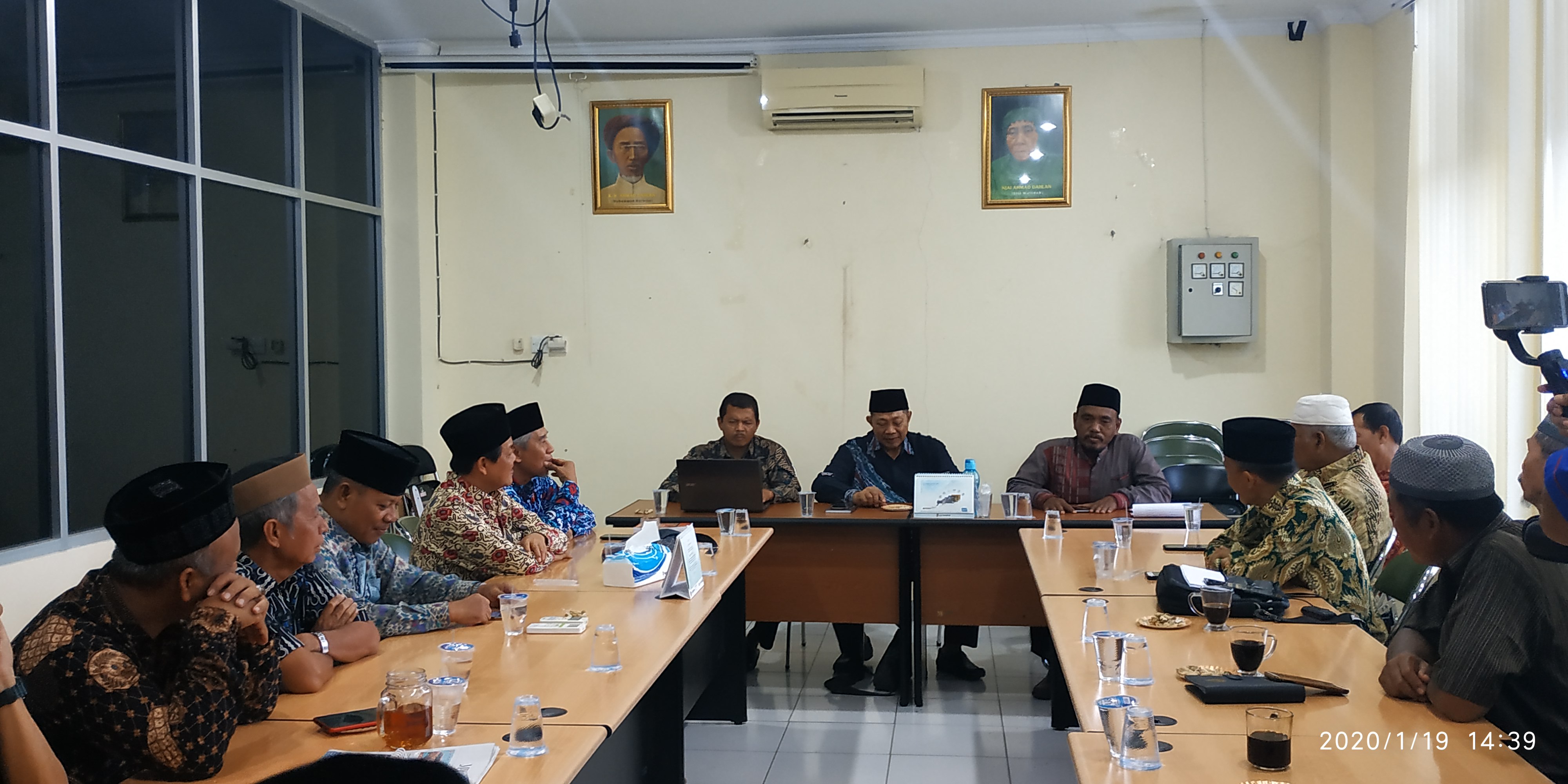 PWM Bengkulu saat melakukan diskusi tentang hukum patung dalam islam di Muhammadiyah.
