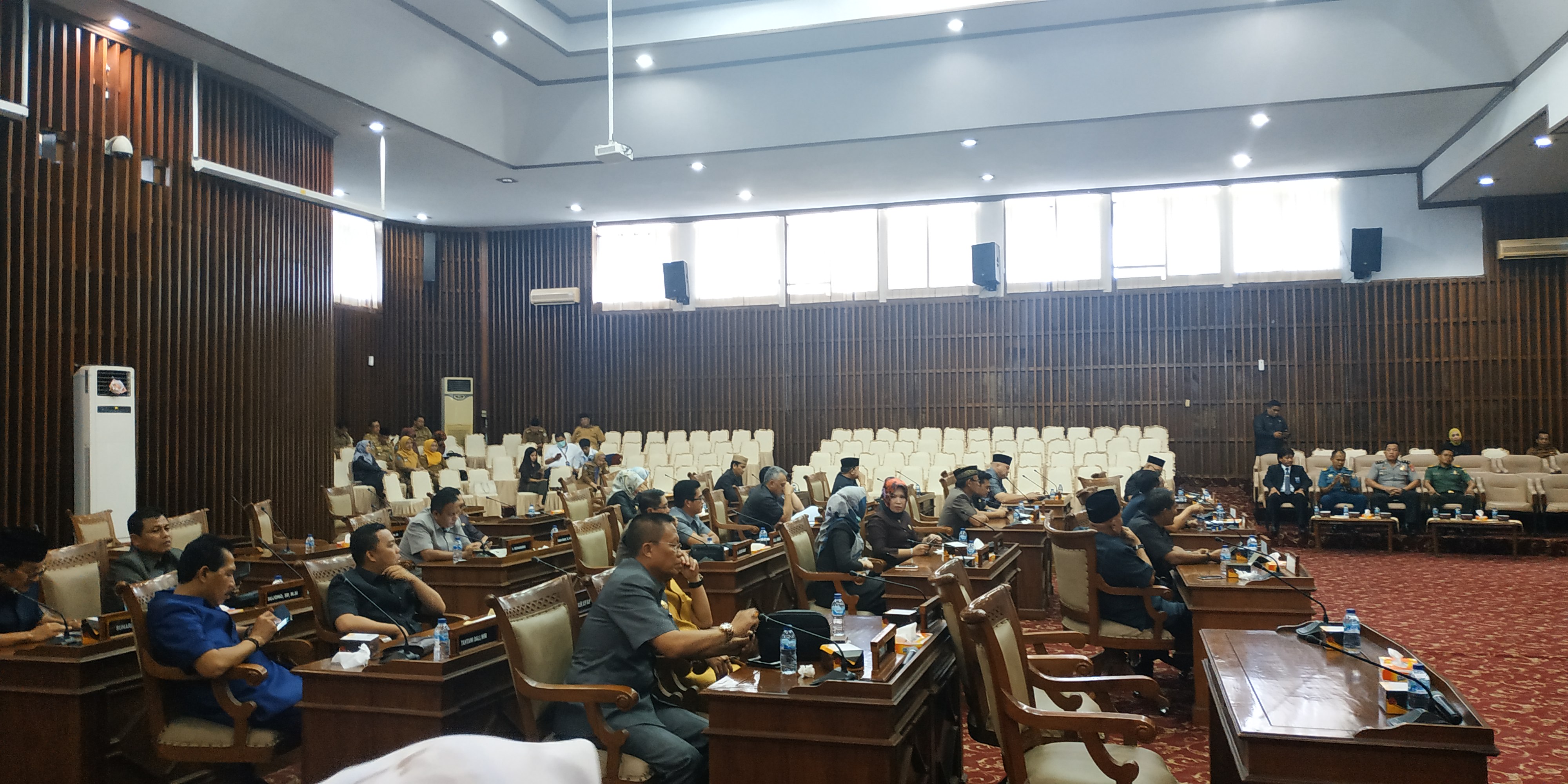 Paripurna penyampaian laporan hasil reses.