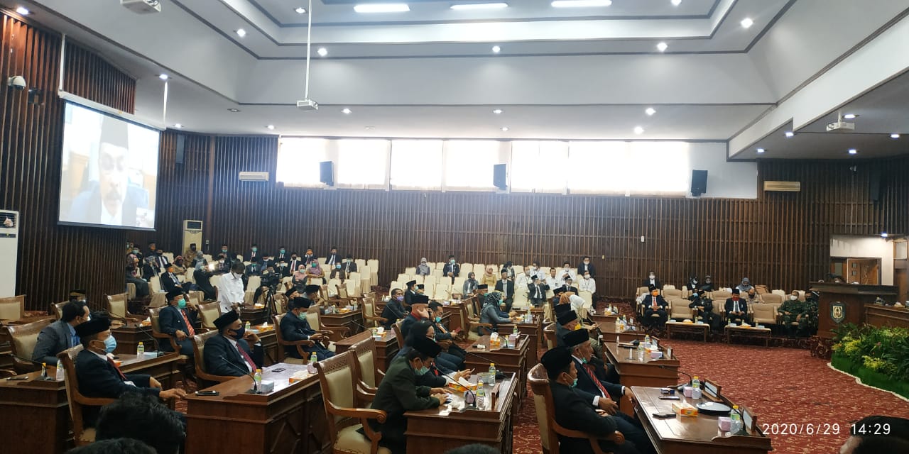 Paripurna DPRD Prov Perdana Ditengah Pandemi, BPK Serahkan LHP Atas LKPD Pemprov