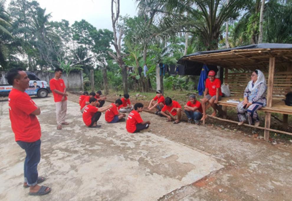 Anggota DPD RI daerah pemilihan Bengkulu, Apt. Destita Khairilisani, S.Farm., M.S.M melaksanakan kegiatan Kunjungan Daerah Pemilihan (Kundapil) dengan menyerap langsung aspirasi masyarakat petani padi di Kelurahan Padang Nangka, Kecamatan Singaran Pati, Kota Bengkulu, Jumat (15/5/2026). 
