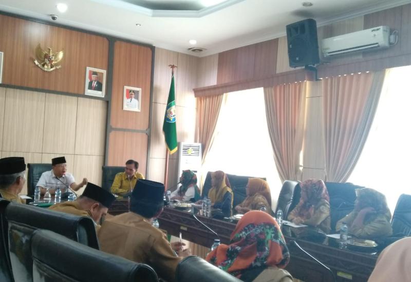 Saat audiensi Guru Honorer 35+ bersama Gubernur.