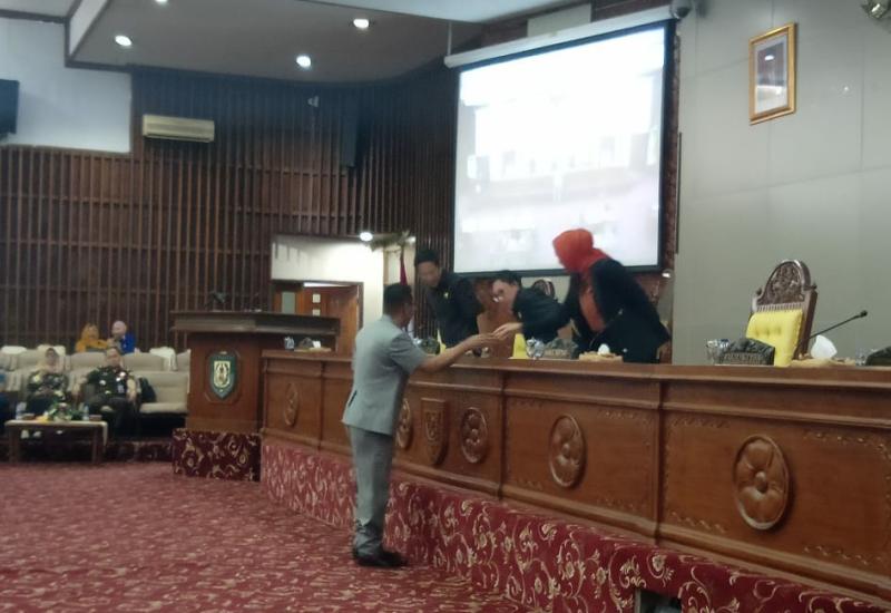 Rapat Paripurna ke-7.