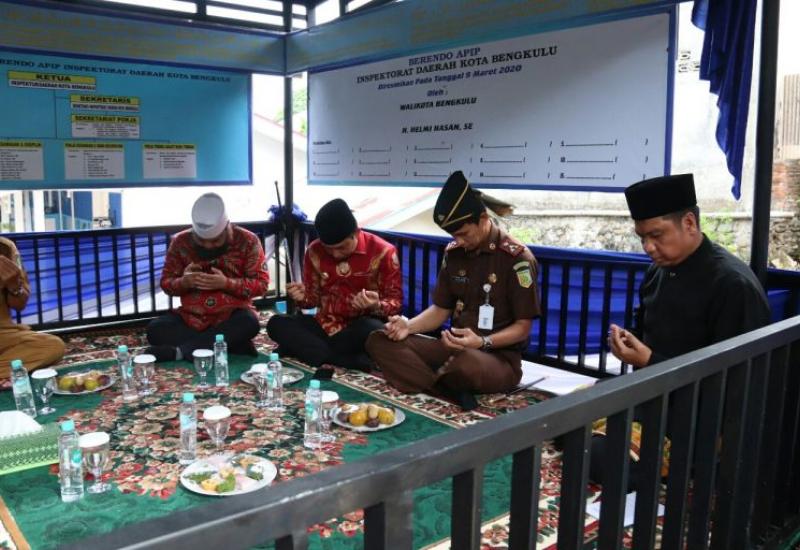 Walikota dan Wawali saat peresmian Berendo APIP.