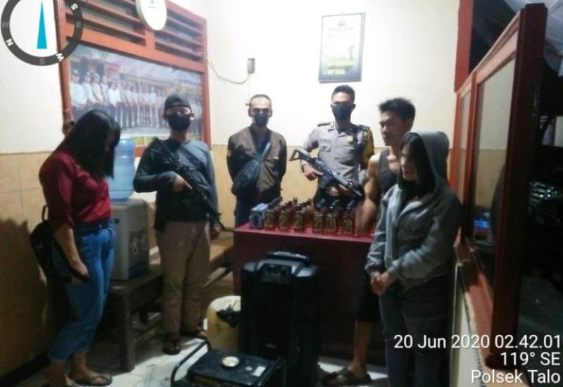 Razia Warem, Puluhan Botol Miras Diamankan